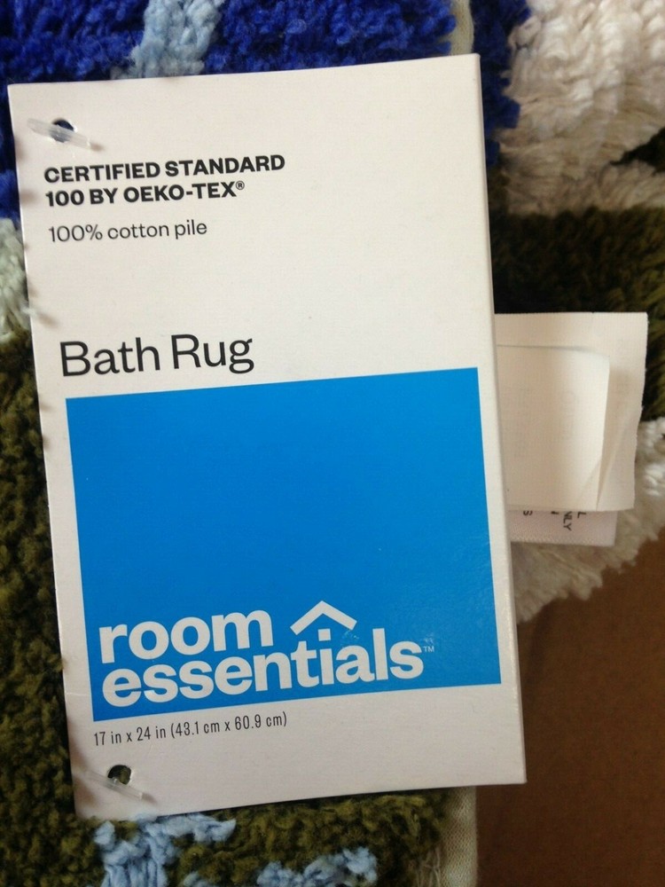 Assorted Leaves Bath Rug Mint - Room Essentials 24" x 17"