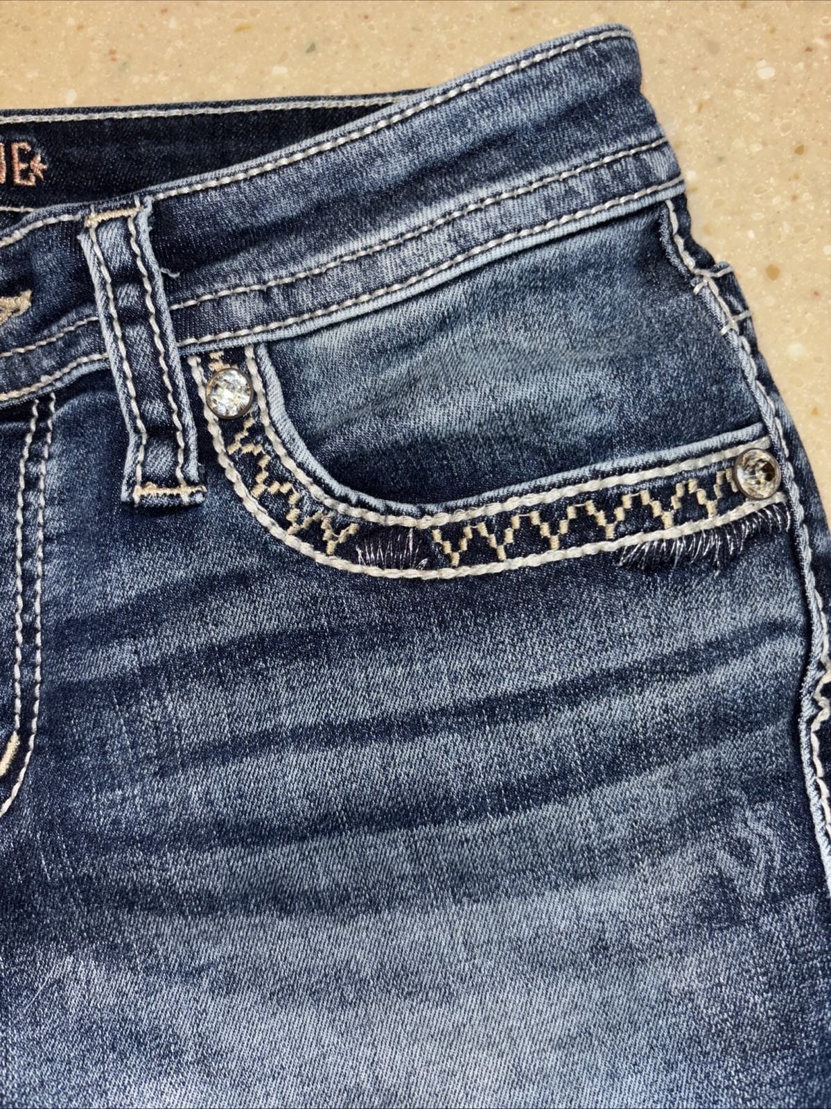 SHYANNE Shorts Womens Size 27 Blue Jean Denim Cowgirl Western Bling 4” JUNIORS