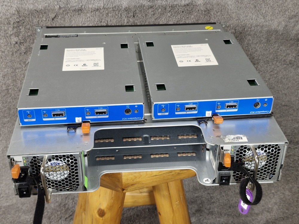 Dell Compellent SC220 24-Bay 2.5 SAS Storage Array 2x EMM 2x 700W PSU