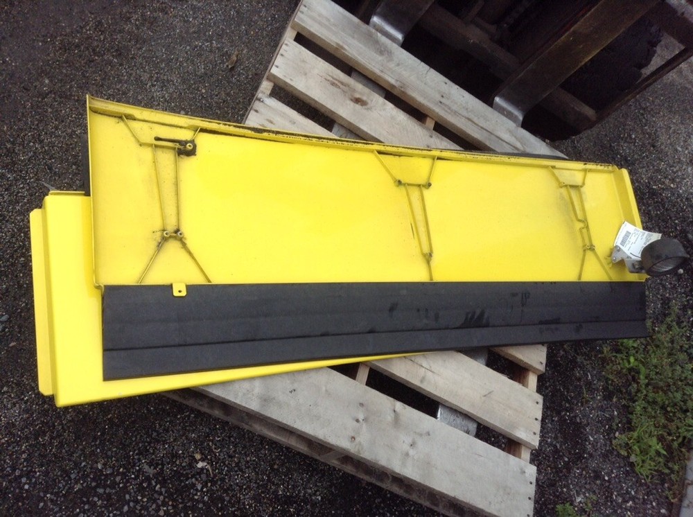 FREIGHTLINER CASCADIA  Fairing Tag# 1014709