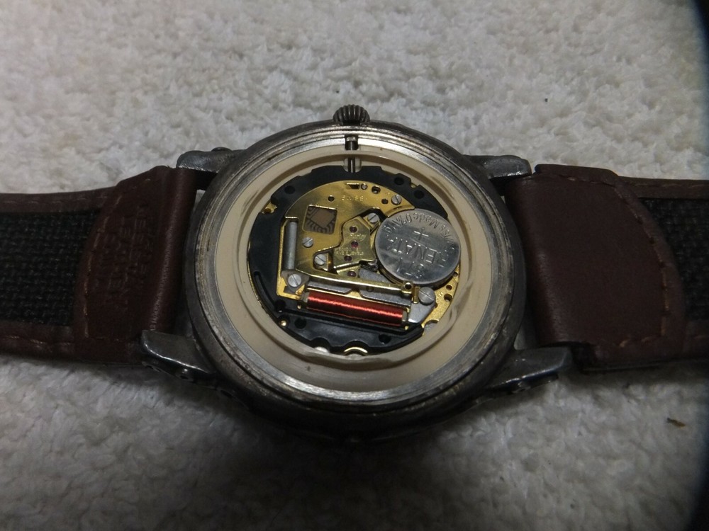 " JOHN HARDY" # 4874 925 Sterling Silver case.