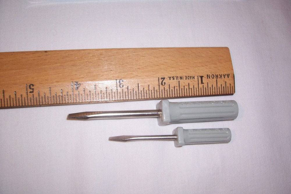 Sears Kenmore Sewing Machine Case w/ Pattern Cams Screwdrivers Needle Threader