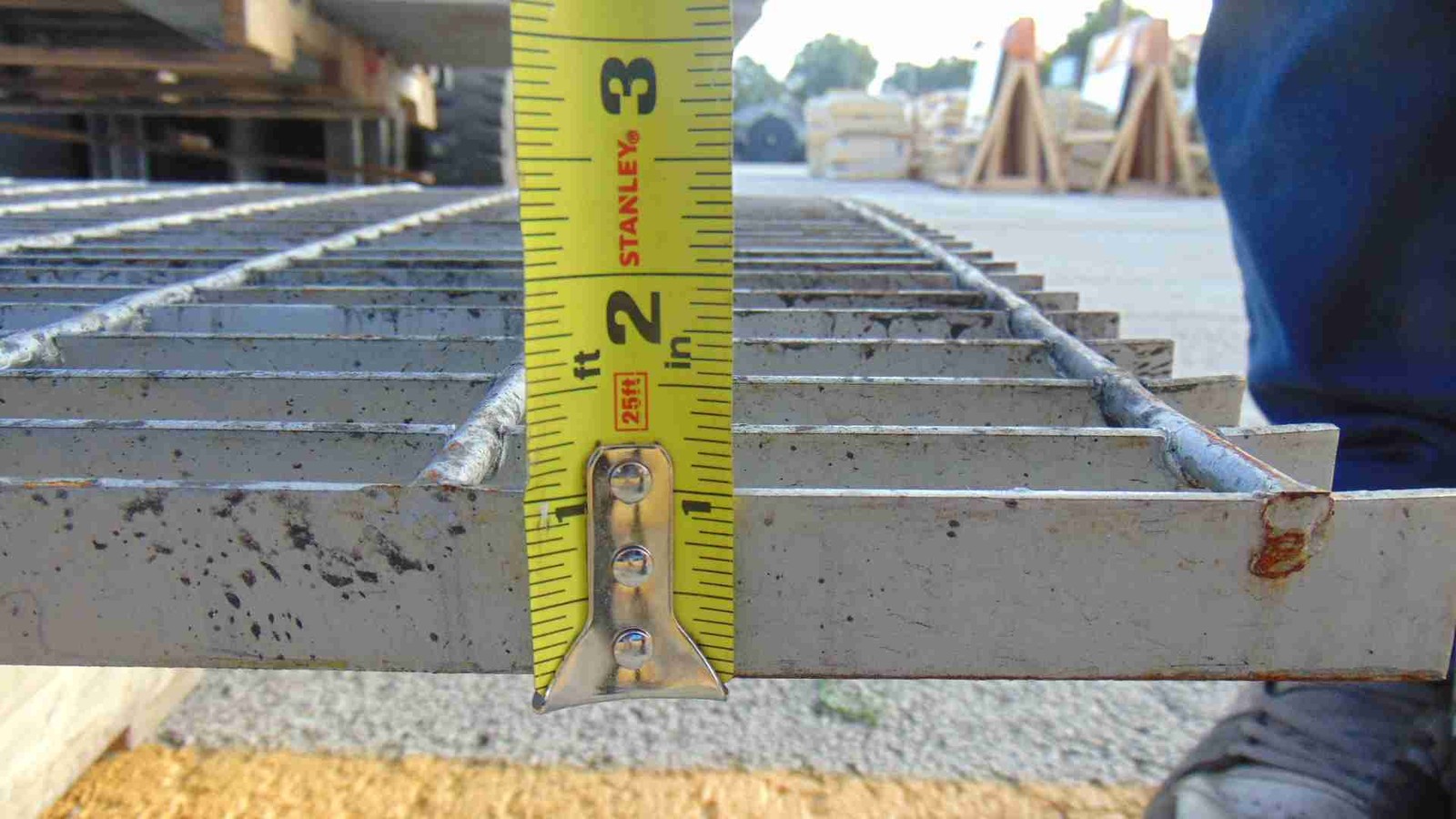 Steel Grating - Painted - 28-1/2" x 12' x 1" - Walkway, Drain Cover, Decking