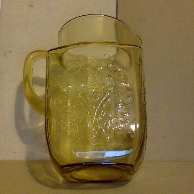 Vintage Yellow Depression Glass. Large 8" Pitcher.