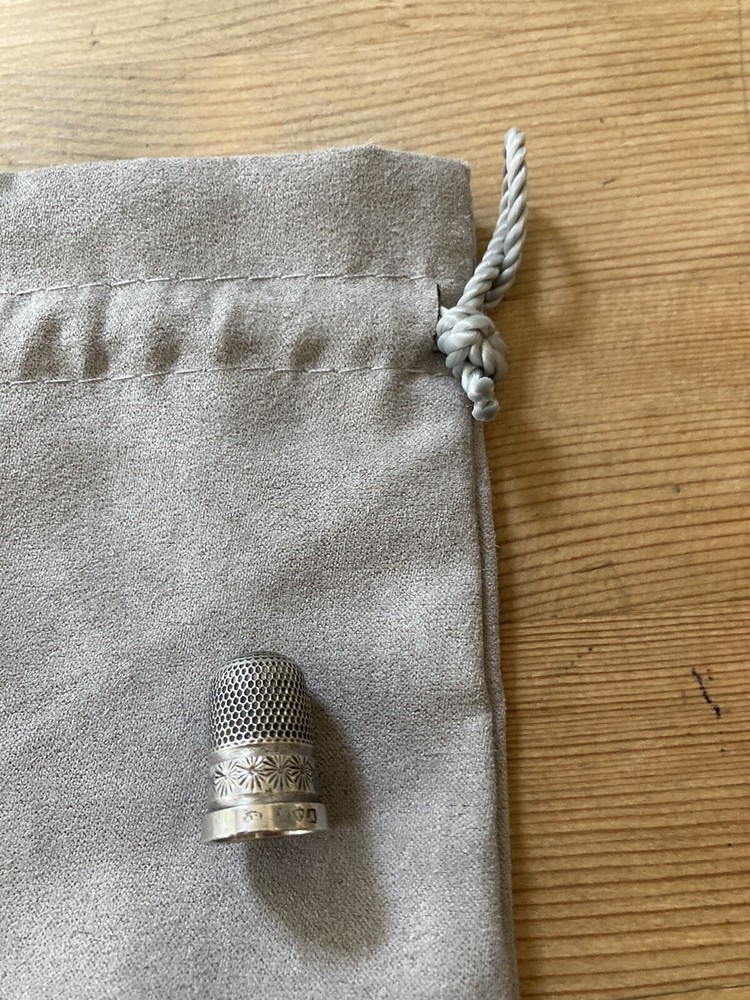 antique solid silver thimble - Hallmarked