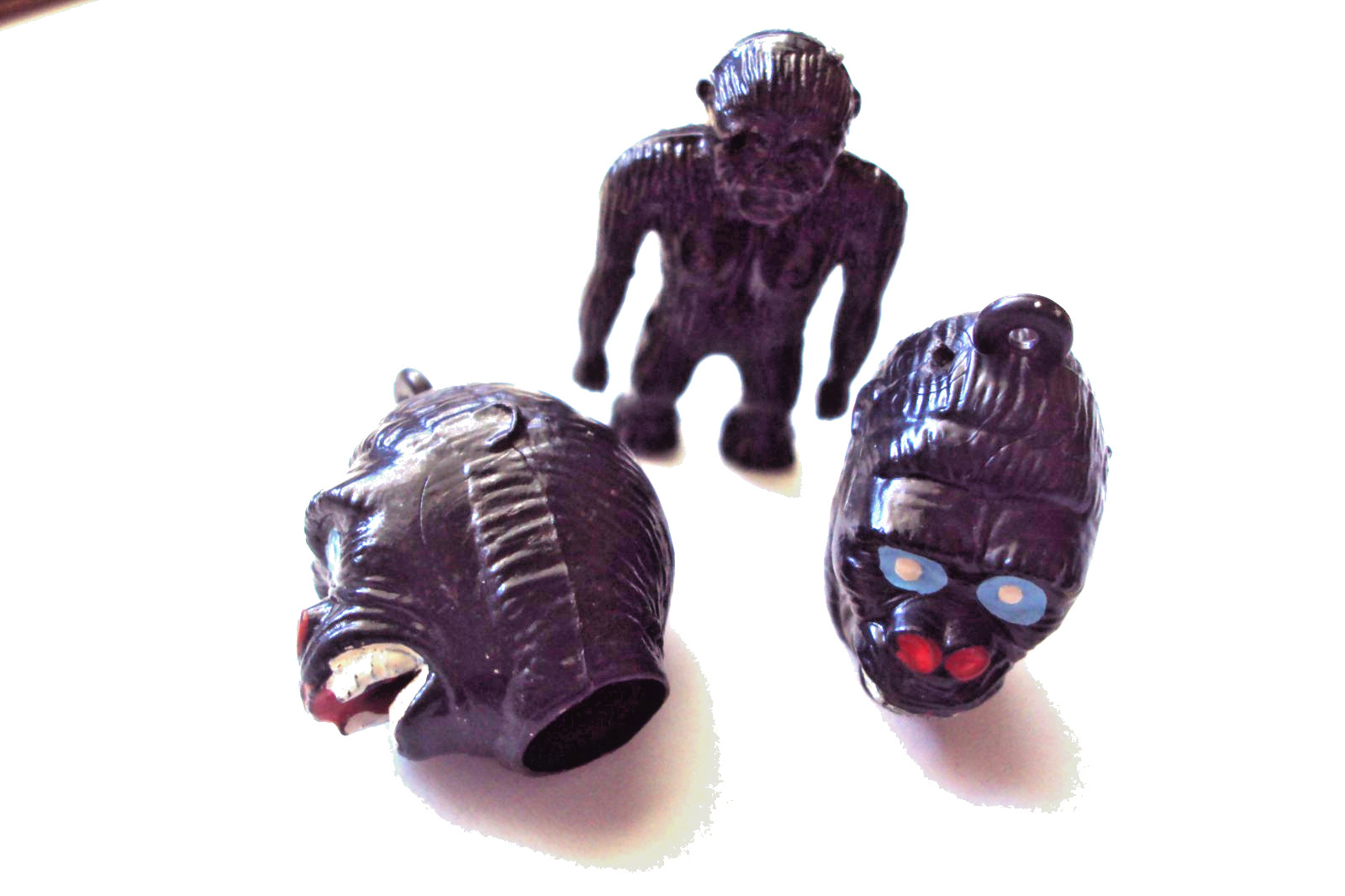 Vtg Gumball Charm Cracker Jack 60's HK KING KONG/ GRANDSON OF KONG vending toy