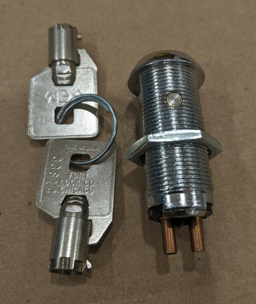 Fort Maintained Key Switch With Posts, 2 Tubular Keys