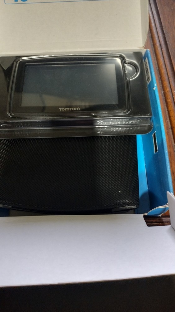 NEW TomTom XL 335LM GPS 4.3" Widescreen Navigation