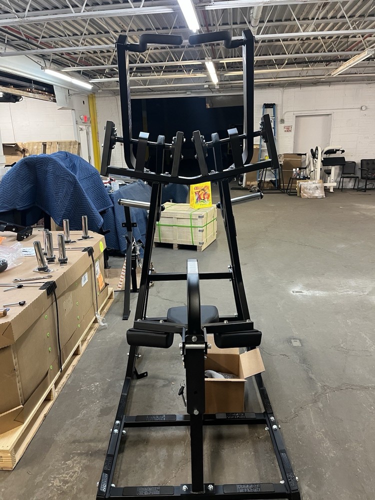New Hammer Strength Plate-Loaded Iso-Lateral Front Lat Pulldown !