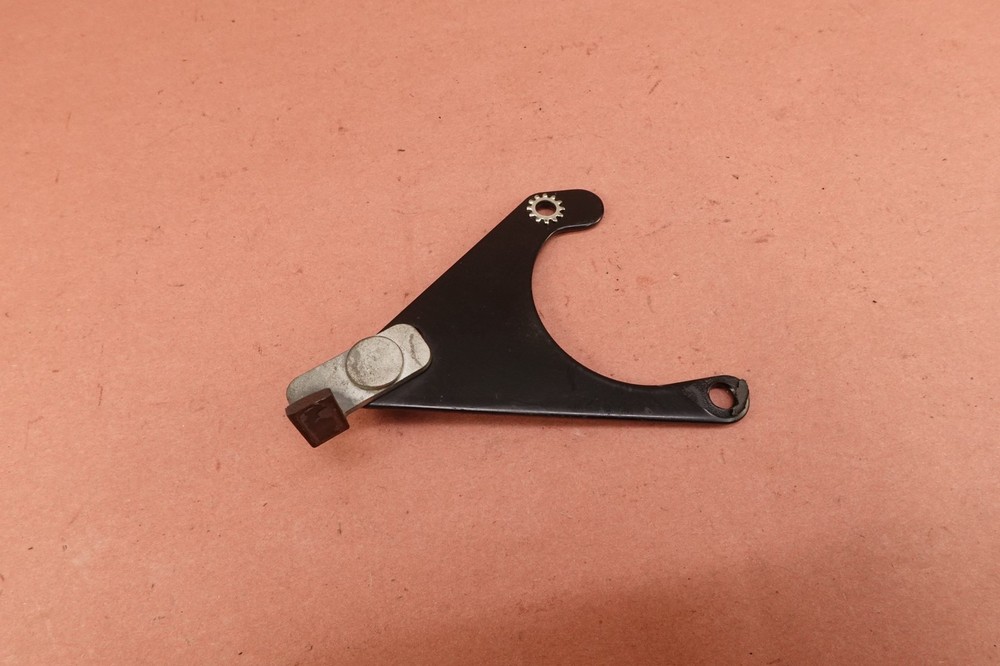 2000-2006 Harley Davidson FLTRI Road Glide ENGINE STARTER MOUNT BRACKET