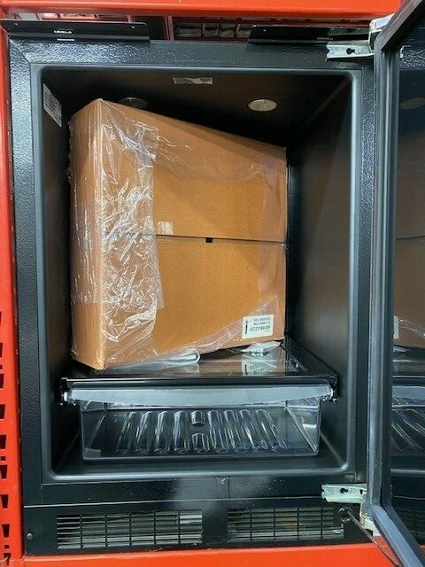 Marvel ML24BRP3RP 24" Built-in Beverage Center Solid Overlay Door, Right Hinge