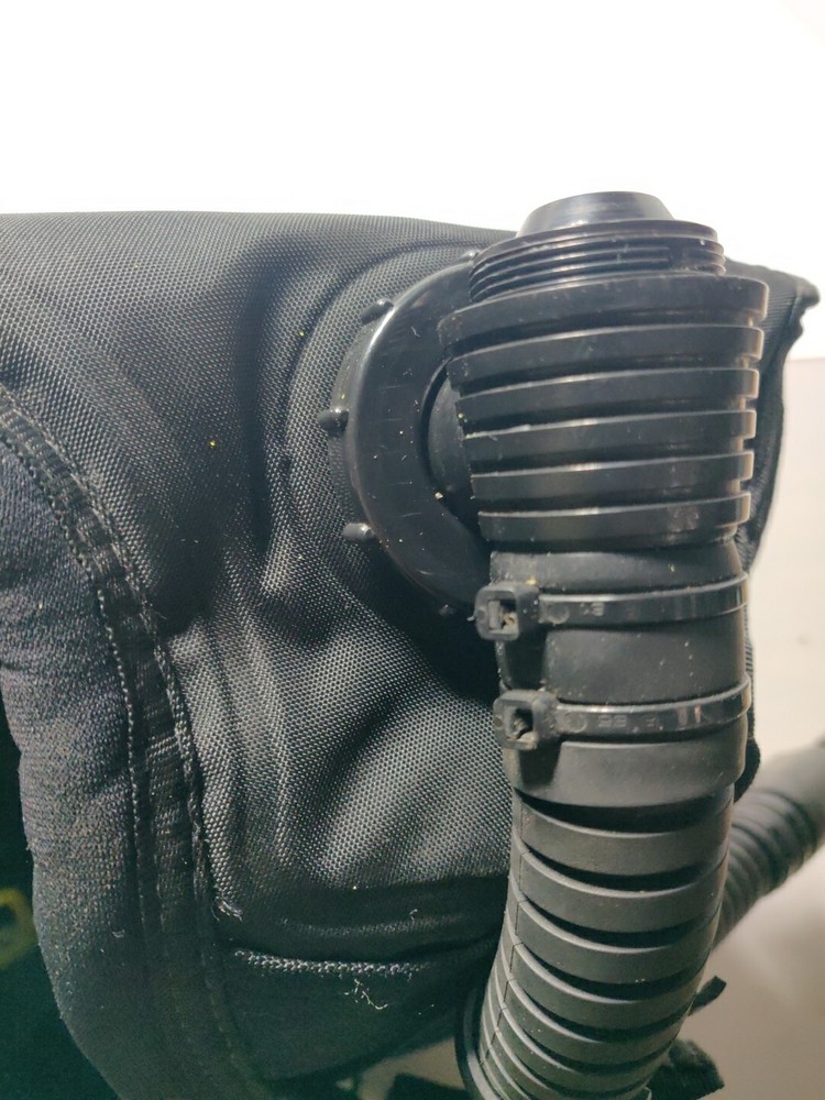 Genesis scuba Athena buoyancy control device (BCD) black size SMALL *DAMAGED*