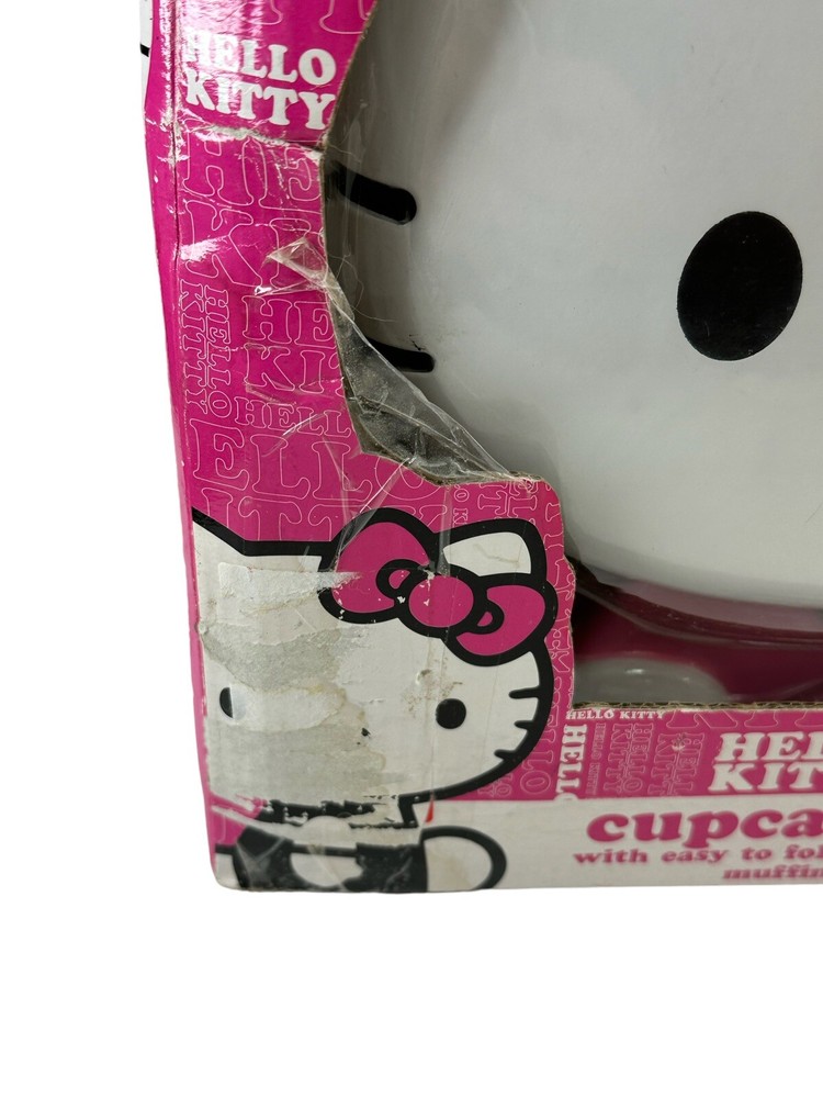Hello Kitty Cupcake Maker EUC!!!