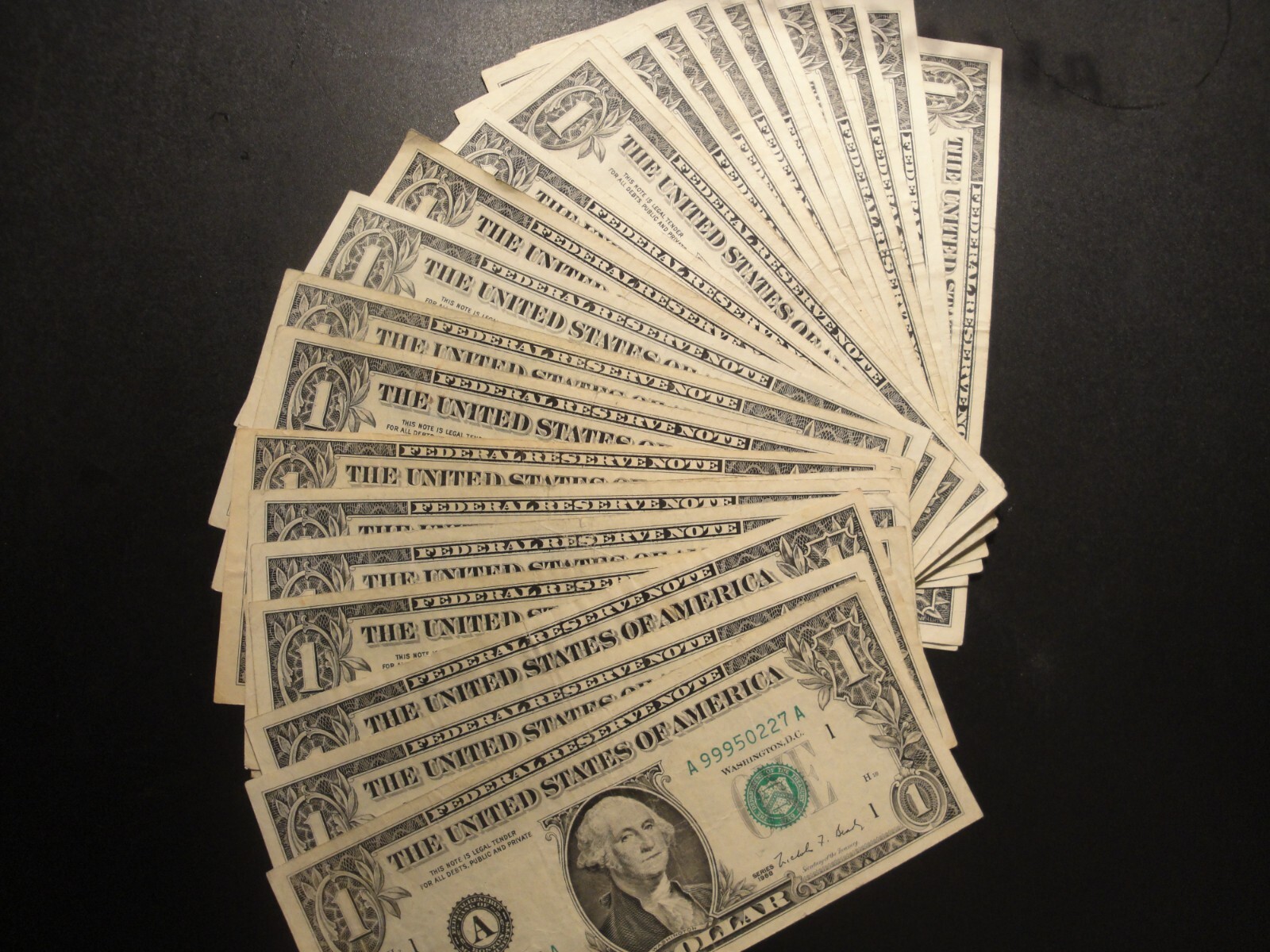 (1) 1988 Federal Reserve Note VF Circulated Condition