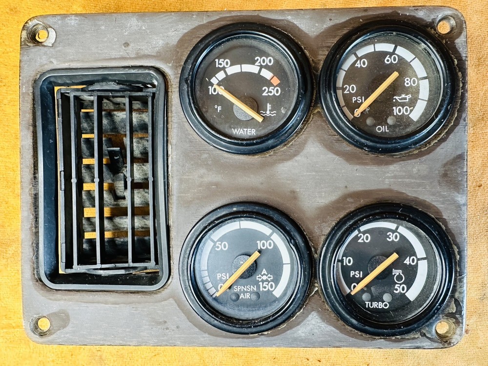 Freightliner Guage Dash Panel