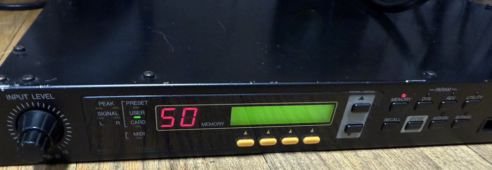 Yamaha EMP700 Multi Effect Processor Rack ~ Powers On ~ For Parts / Repair