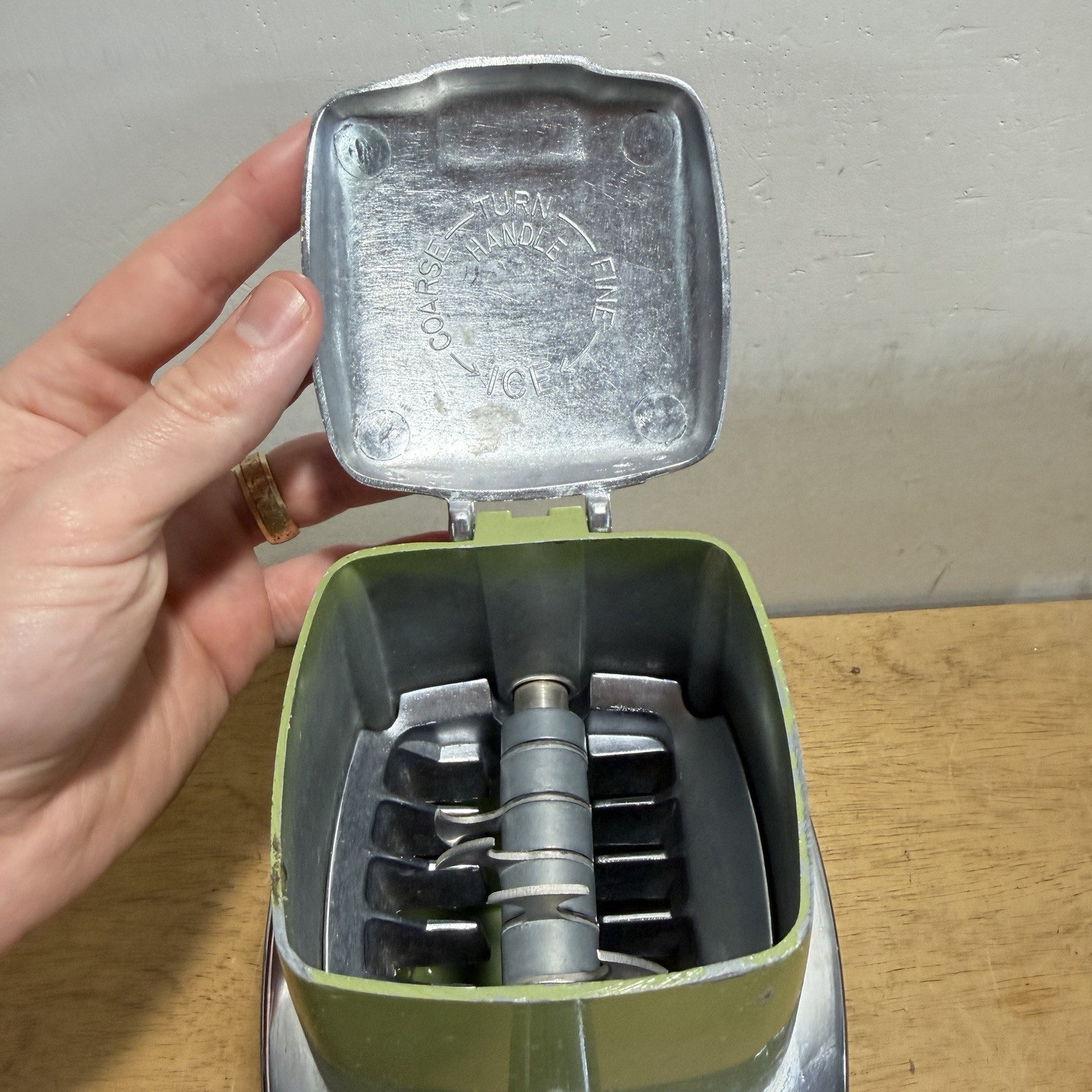 Vintage Swing Away Ice Crusher Manual Hand Crank Avocado Green Retro MCM 70s