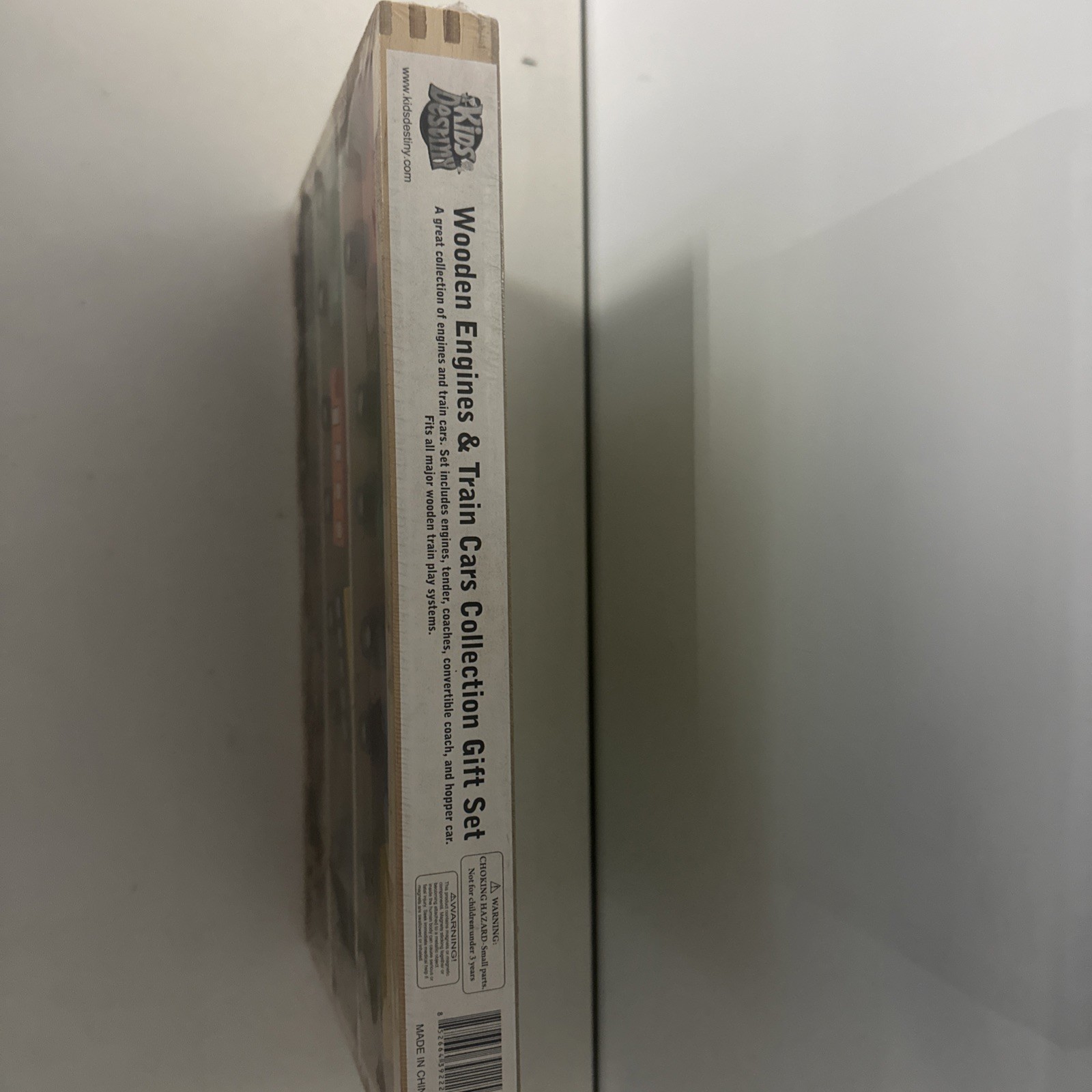 Wooden Train Set 12 Pcs Magnetic Engines & Cars set educational Toy New