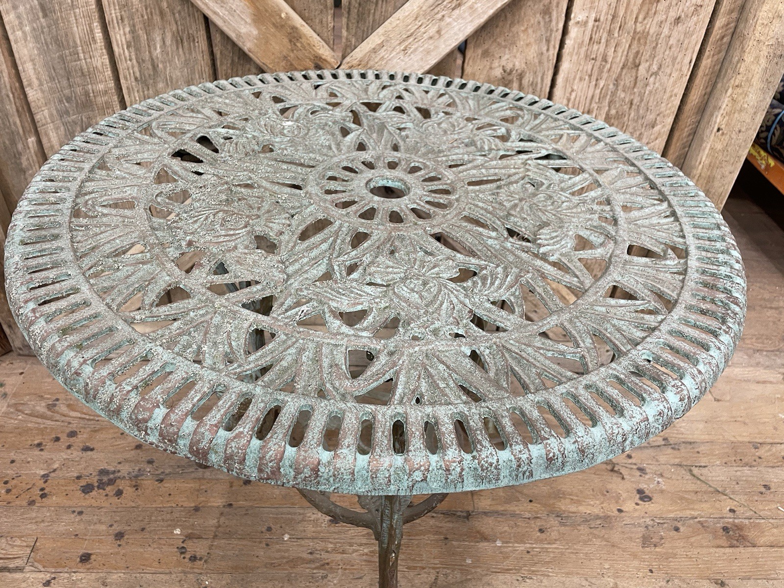 Vtg Victorian Cast Iron 28 1/2" Tea Table 27" Tall Garden outdoor