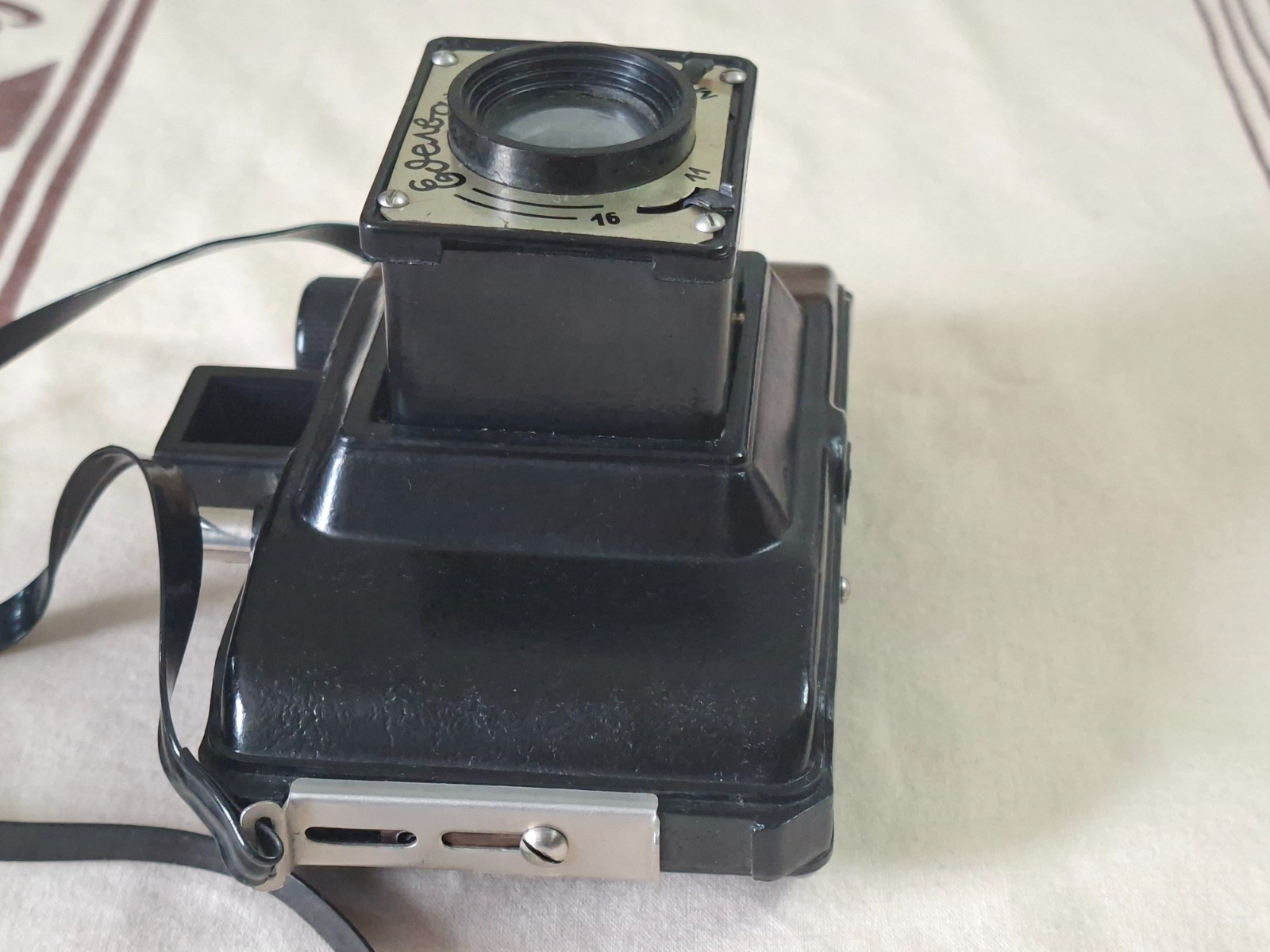 Edelweiss /Еделвайс/camera 1958 the first Bulgarian camera. Made of Bakelite.