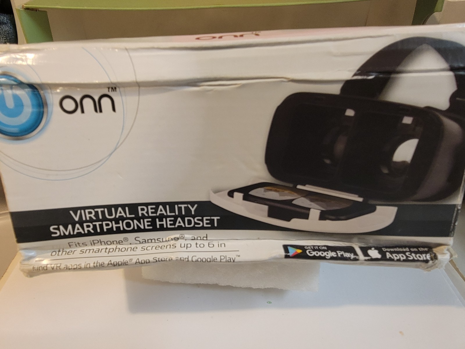ONN White virtual reality smartphone headset