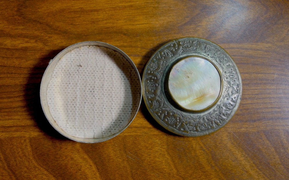 Vintage Face Powder Case
