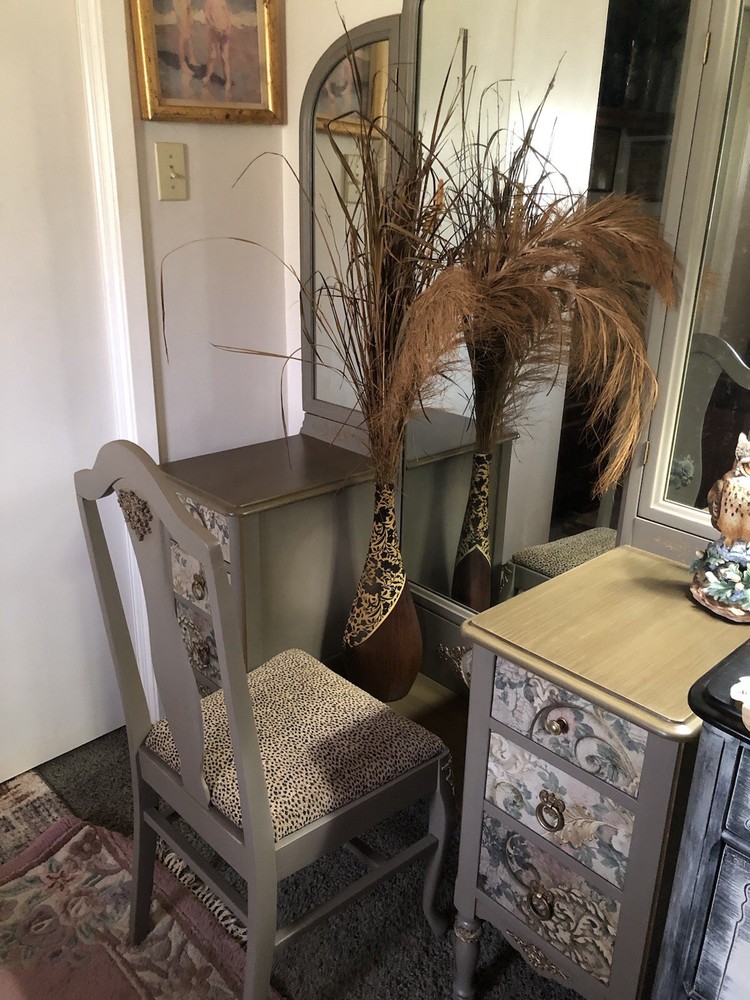 Antique Vanity 1920’s With Trifold Mirrors