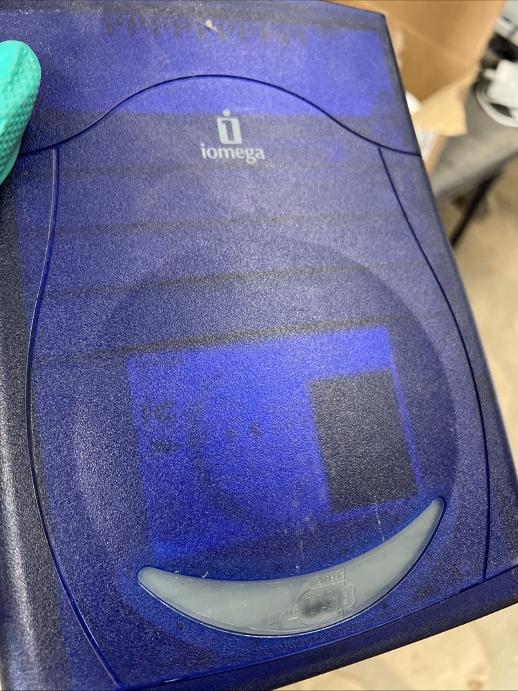 IOMEGA EXTERNAL CD-RW DRIVE CDRW6402EXT