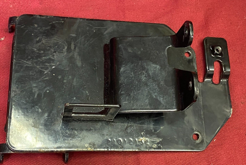 VOLVO AUTO SHIFTER BRACKET/MOUNT  21012132, SHIFT PLATE