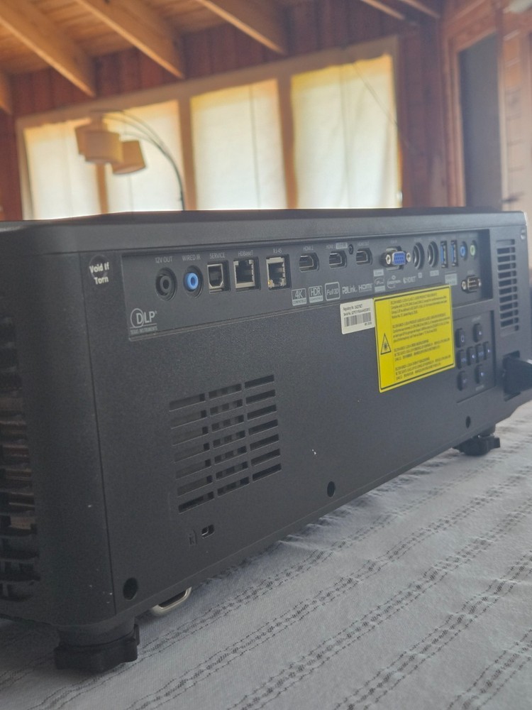 Laser Projector Optoma ZU720T Used