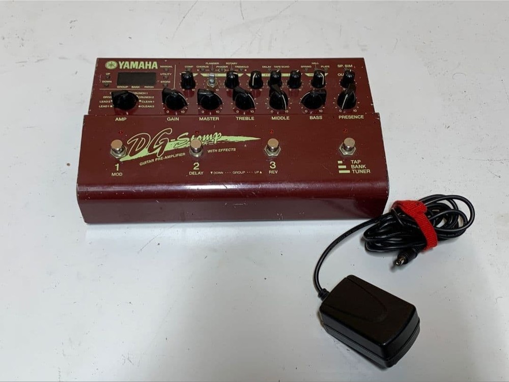 YAMAHA DG-Stomp Guiter & Bass Multi Effector with adapter