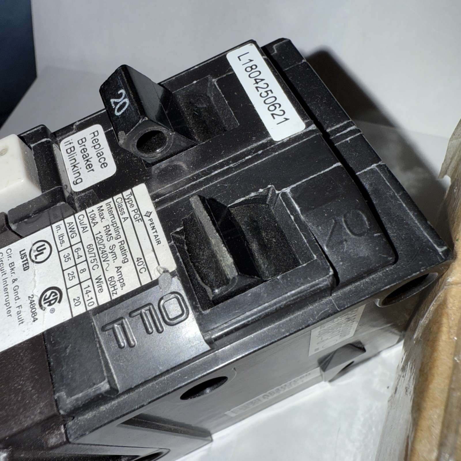 NEW Pentair / Siemens Circuit Breaker PA220GF QF220 - HAS CHIPS SEE PHOTOS