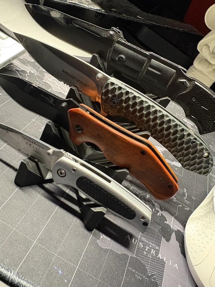 4 Knife Display Rack Stand Art