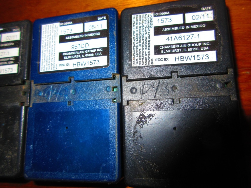 CHAMBERLAIN 3-Button Garage Door REMOTE Controls / Pre-Owned / Tested GOOD /