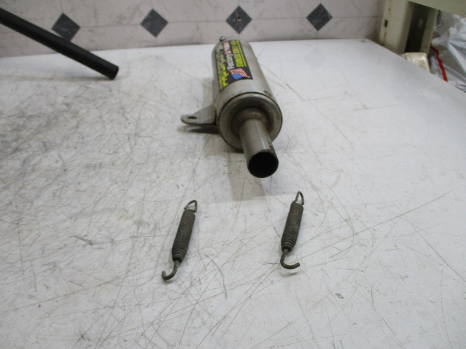 Yamaha yz80 yz 80 1987 87 EXHAUST PIPE /MUFFLER PROCIRCUIT..