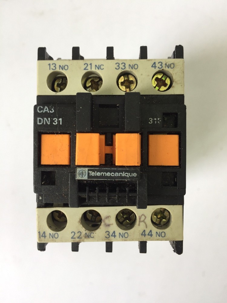 TELEMECANIQUE CA3DN31 CONTACTOR 600VAC  COIL 24V