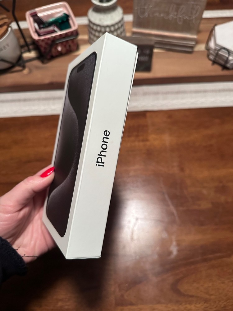 Apple iPhone 15 Pro Max - 256 GB - Black Titanium (Unlocked)
