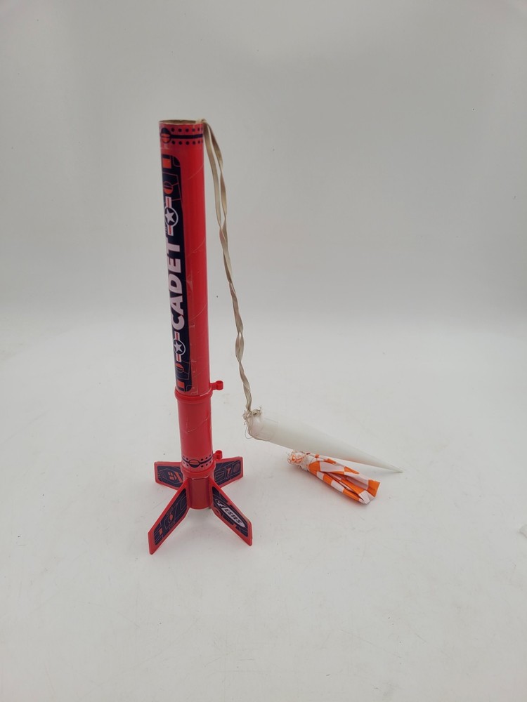 Estes Flying Model Rocket Kit Cadet EST 2021