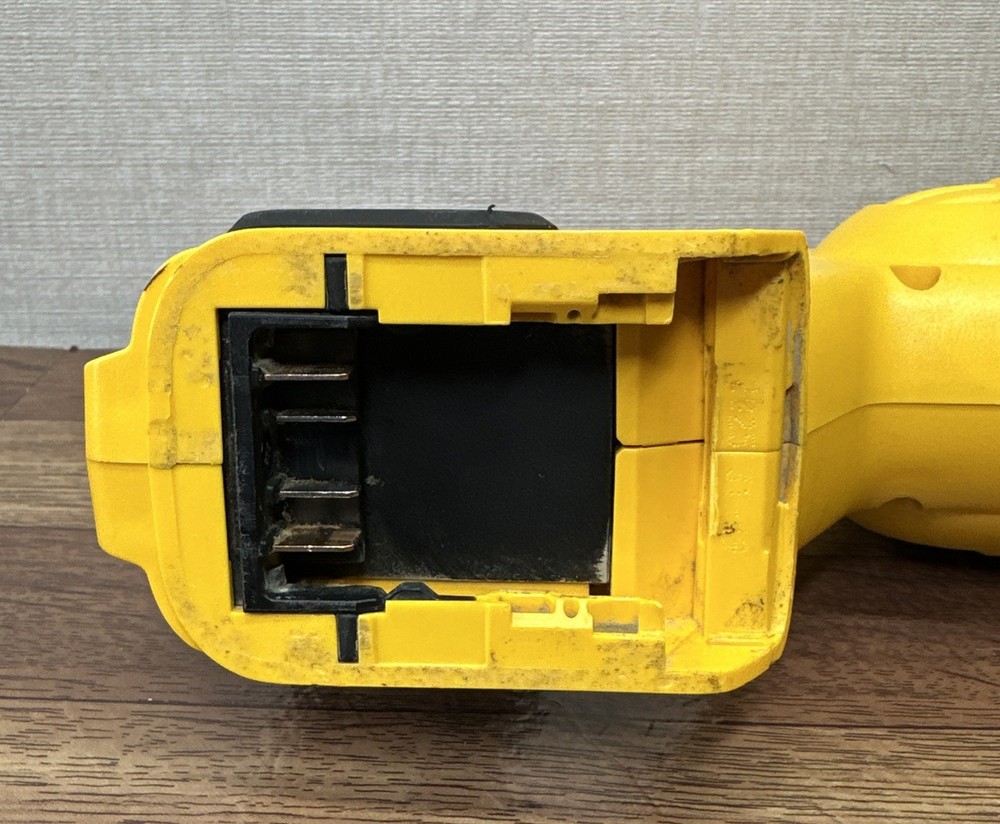 DeWalt DCS380 20V Max Variable Speed Reciprocating Saw
