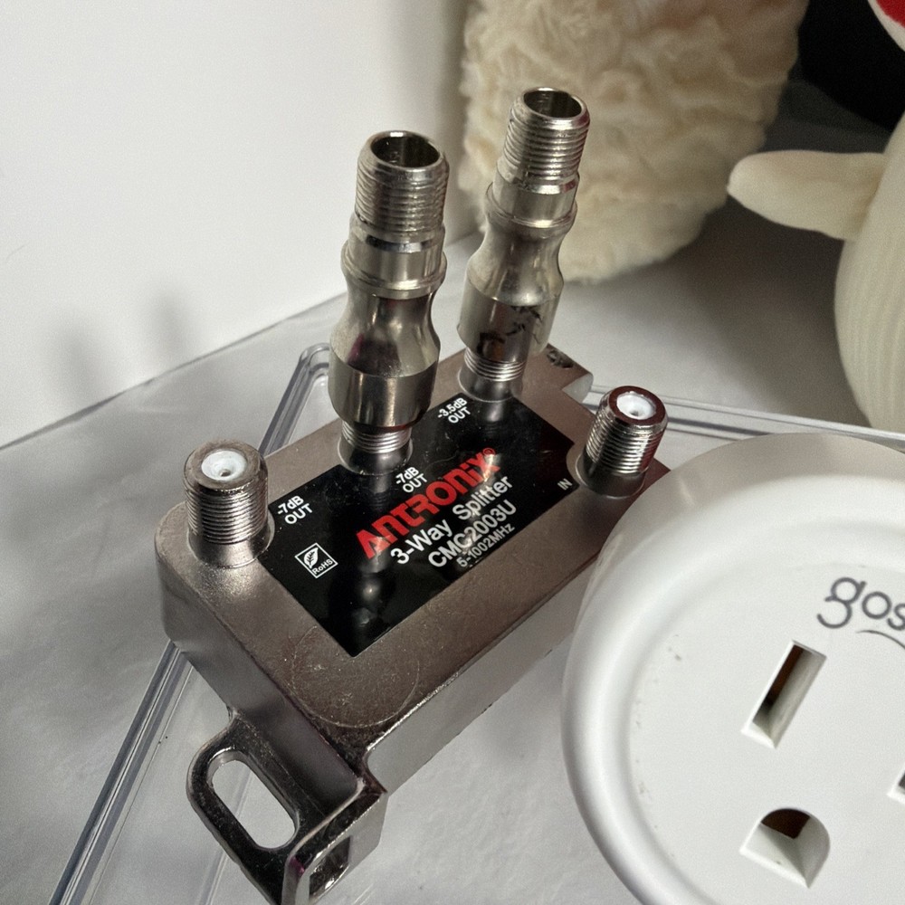 LOT OF 2 Splitters & 1 Wi-Fi Smart Plug