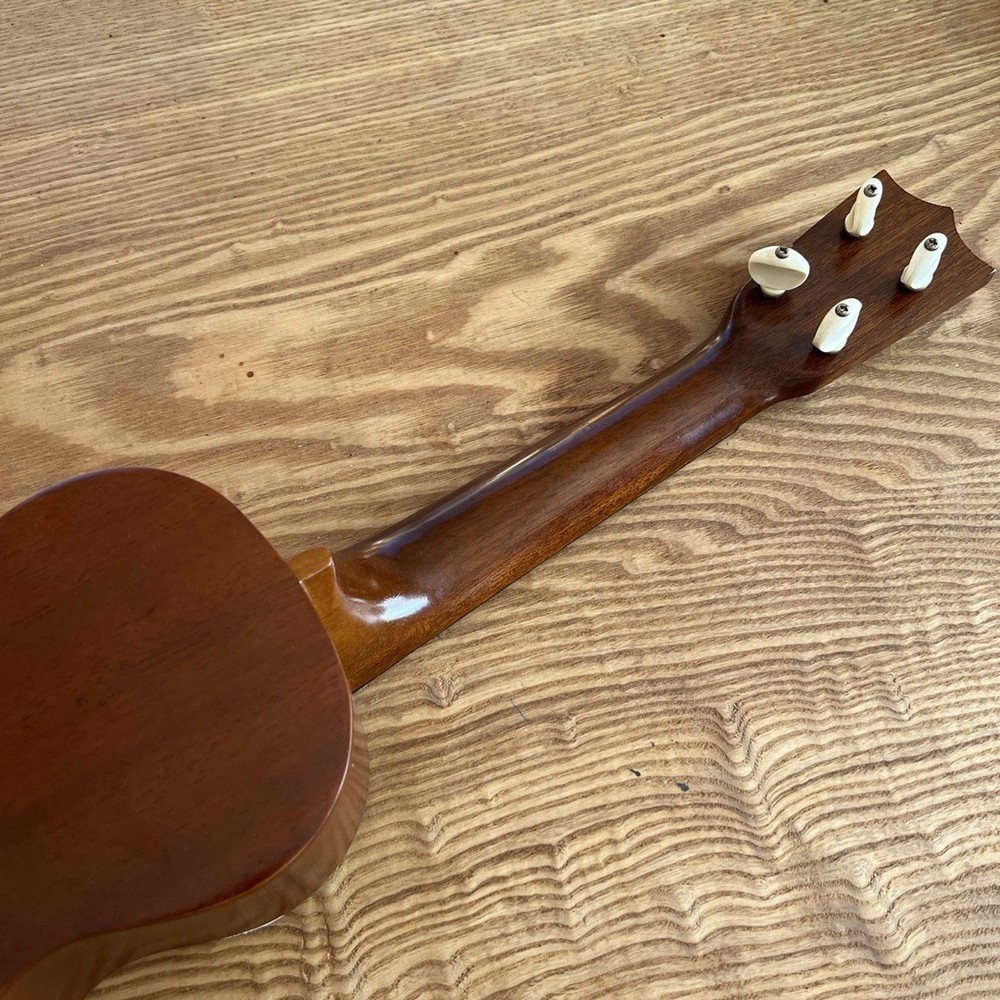 Famous Ukulele FS-1