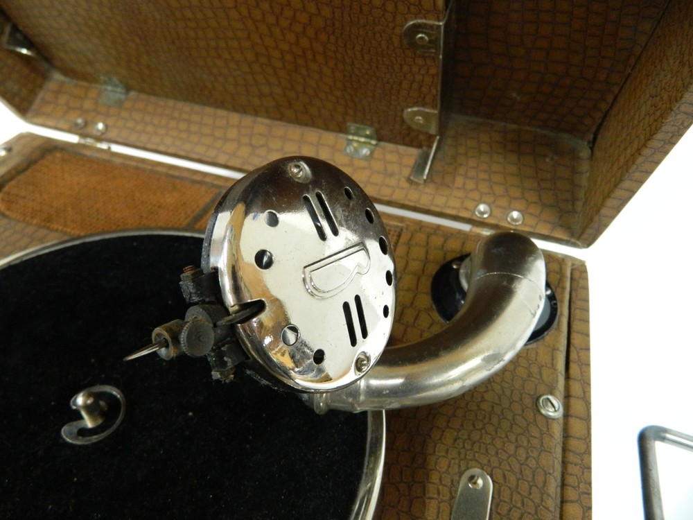 Beautiful Birch Number 85 Phonograph