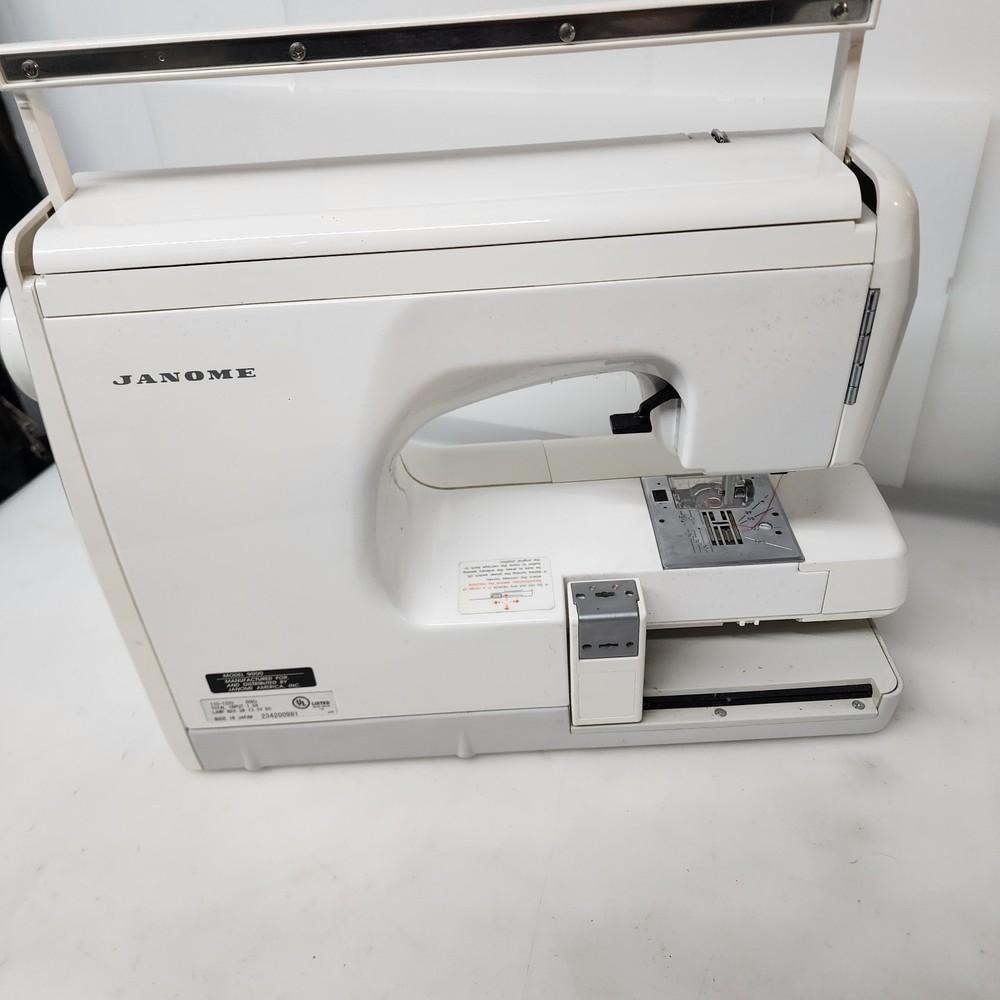 Janome Memory Craft 9000 Sewing Embroidery Machine Combo Computerized W Case Acc