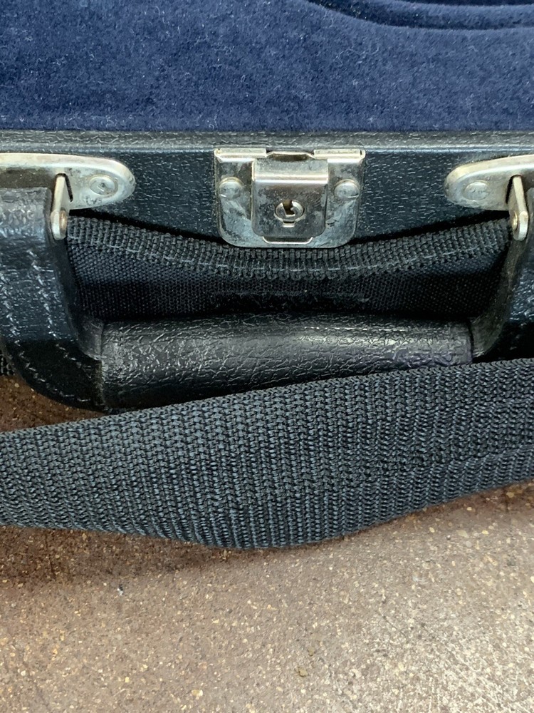 Bobelock Violin Case with Blue Interior-black