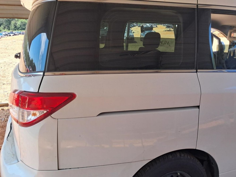 QUEST 2013 Glove Box 4768999