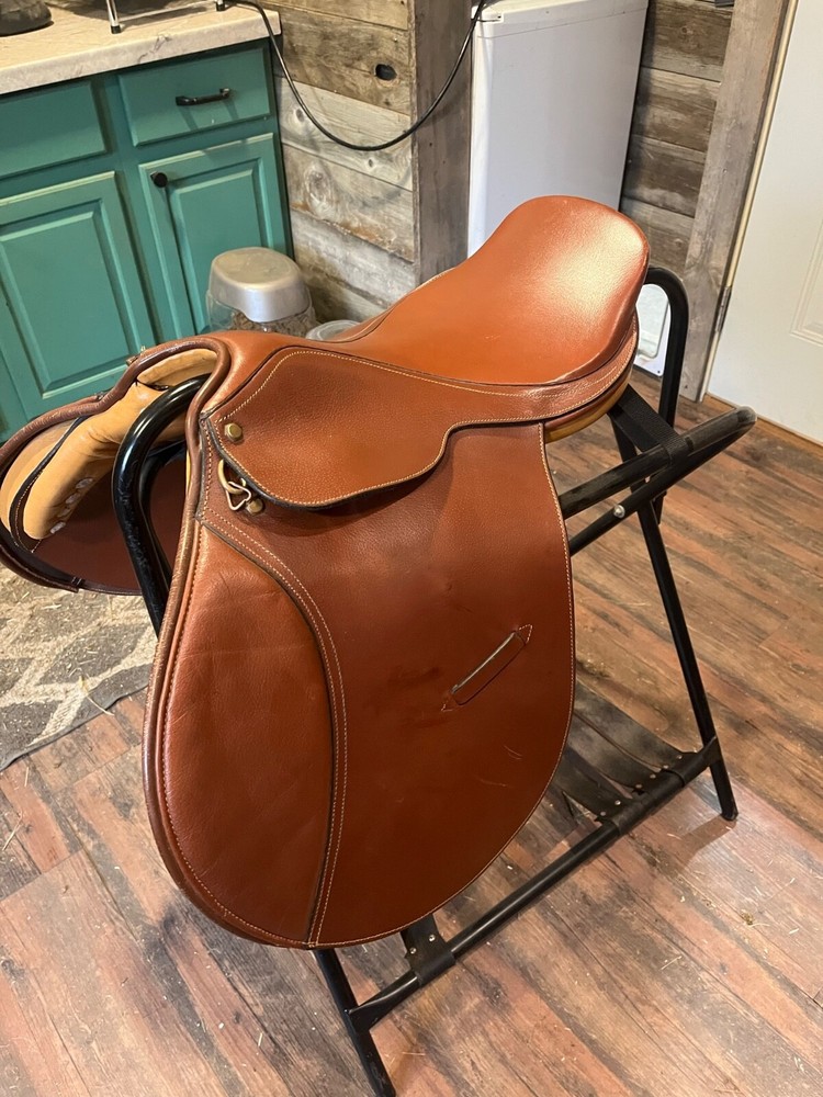 Hunter Jumper Saddle - 18 Inch
