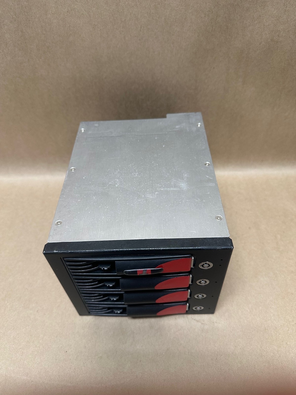 4 Bay SATA Horizontal Enclosure w/ Trays