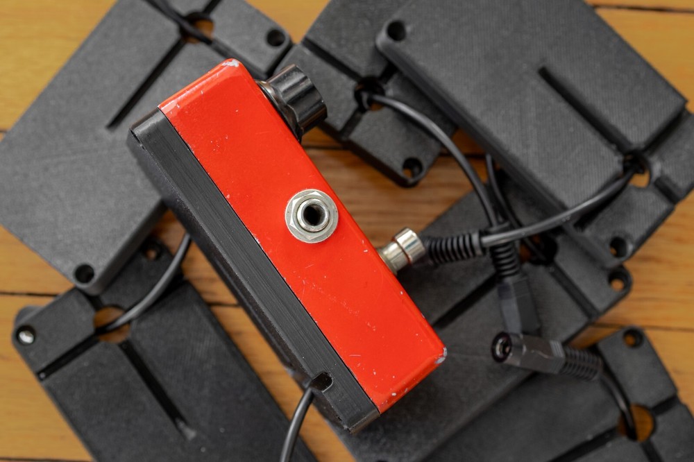The Original BOX BUDDY™ | 9V powered back plate for vintage MXR Script Logo, BUD