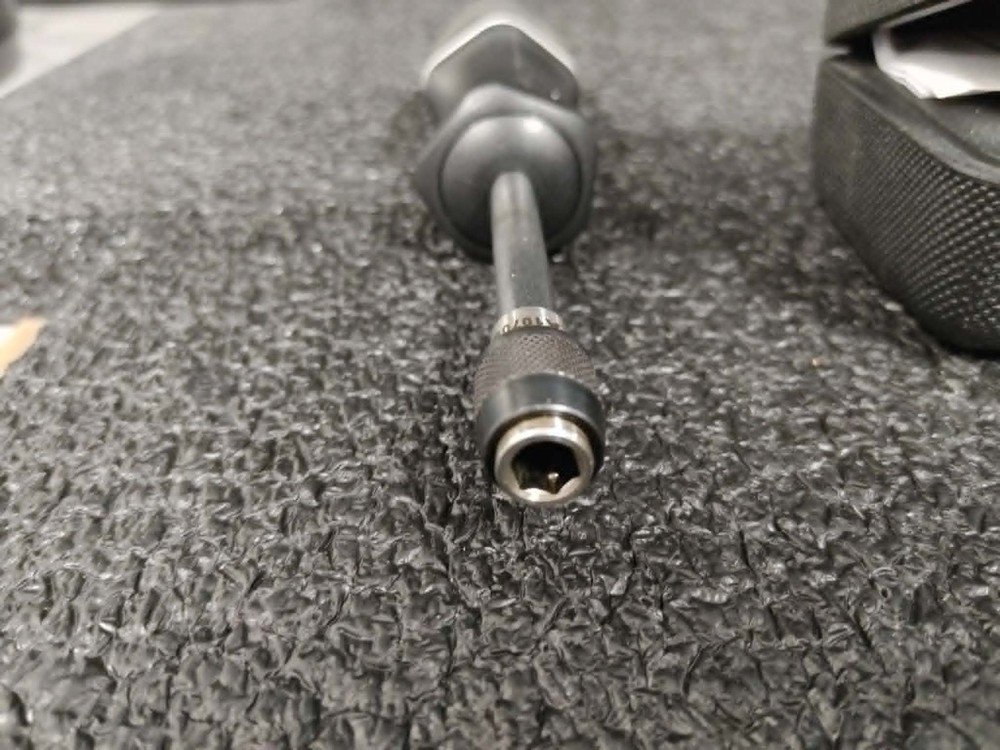 Husky 1000030971 Micrometer Adjustable Torque Screwdriver 5 - 40 lbf-in Range