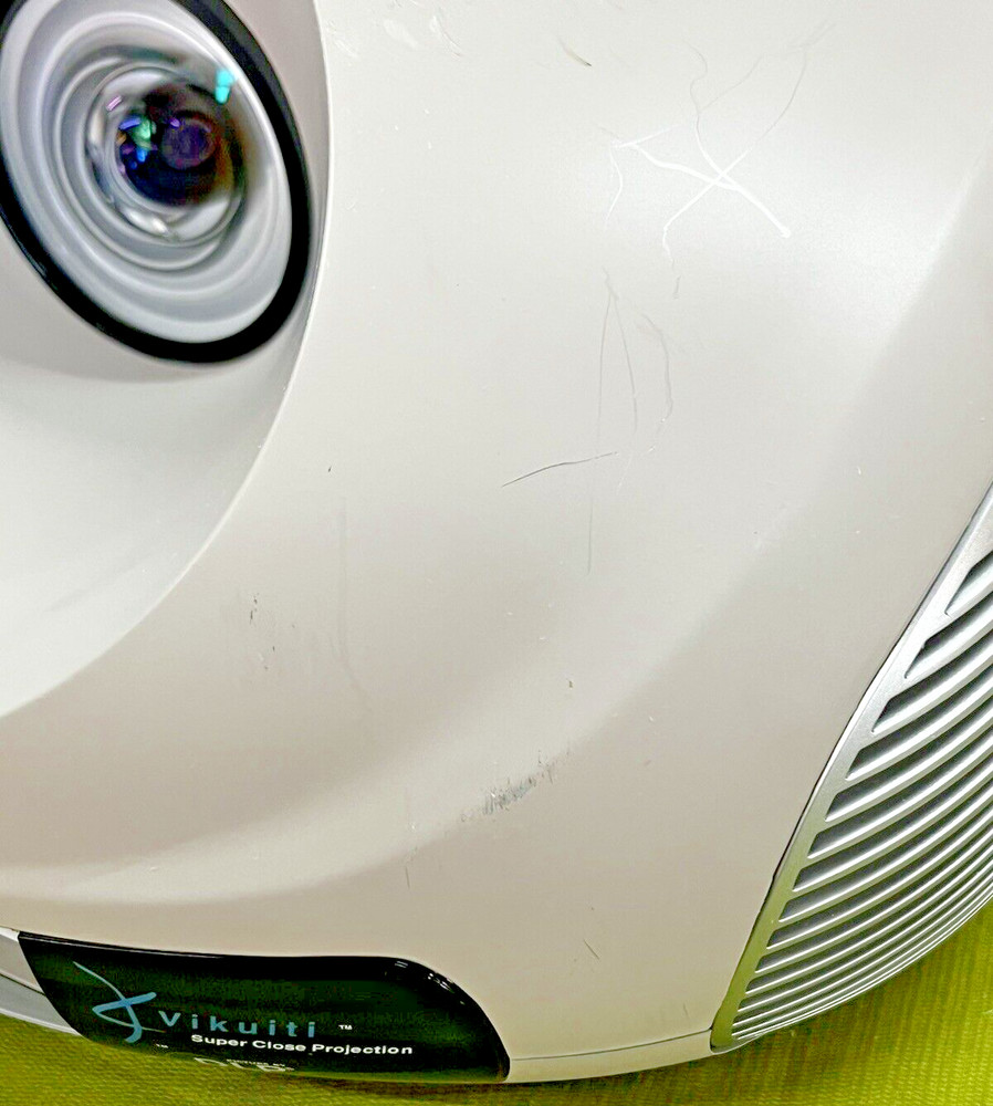 3M Projector Model: SCP712